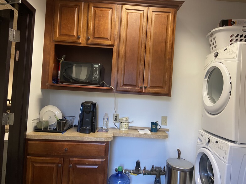 More Photos Of 10940 Raven Ridge Rd, Raleigh General Retail For Sale