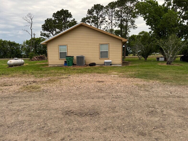 More Photos Of 20025 County Road 48, Rosharon Land For Sale