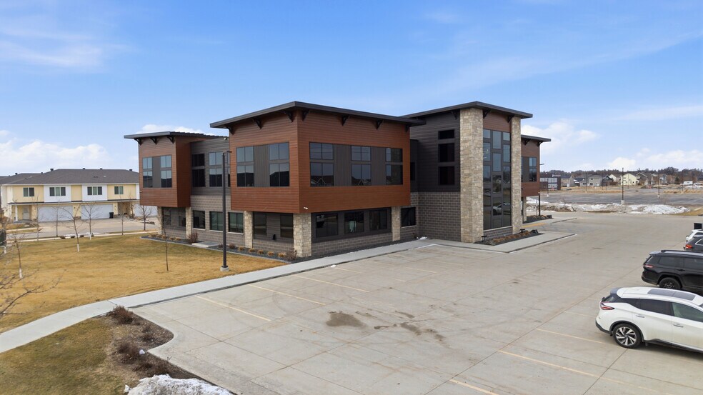 More Photos Of 3220 4th St E, West Fargo Office For Lease