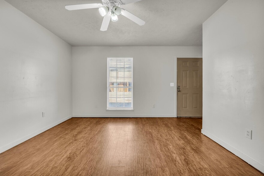 More Photos Of 1301 Louisville St. Apt. 35-38, Starkville Apartments For Sale