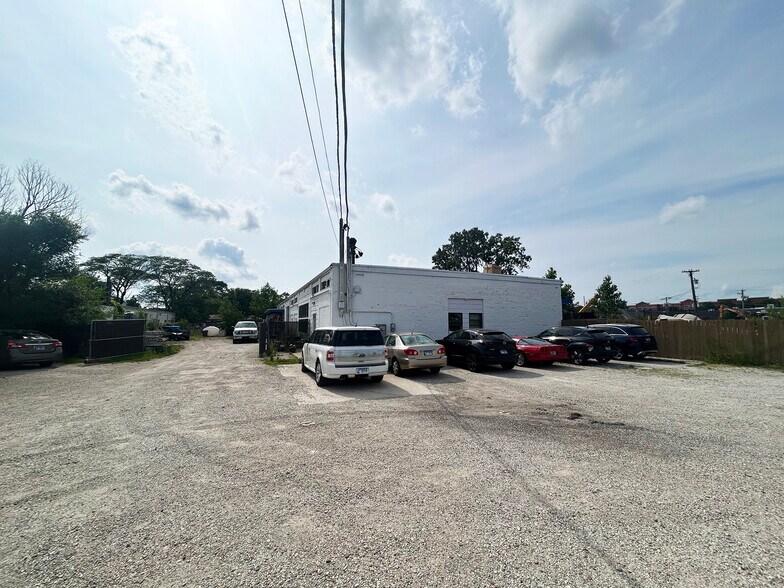 More Photos Of 4619 N 25th Ave, Schiller Park Warehouse For Sale