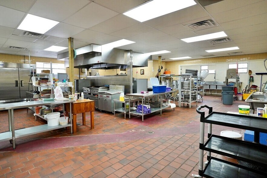 More Photos Of 206 NW 4th St, Big Spring Restaurant For Sale