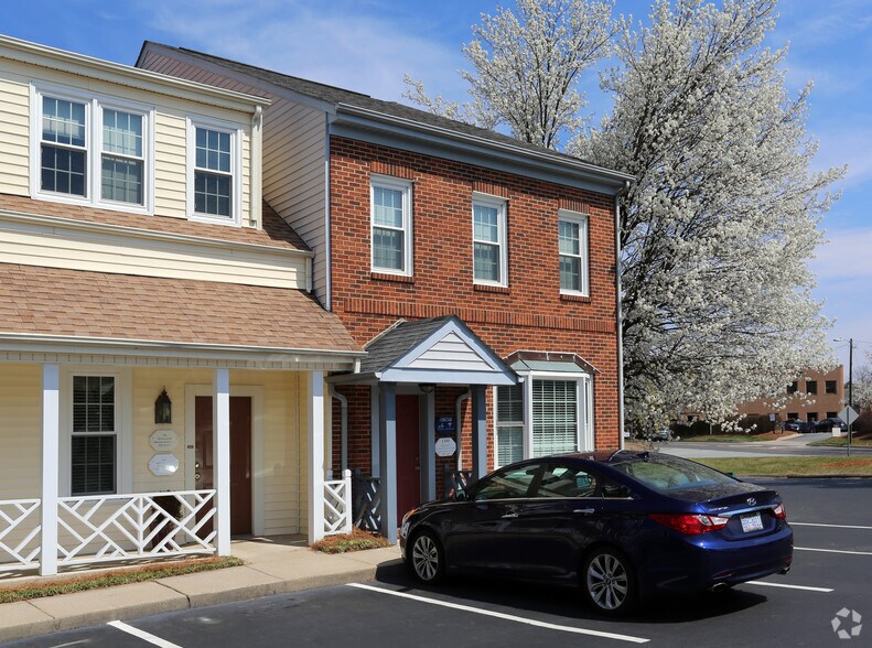 More Photos Of 1300-1302 Ashley Sq, Winston-Salem Office For Lease