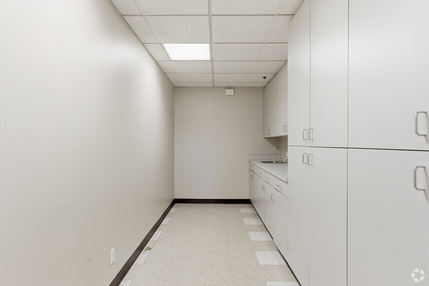 More Photos Of 41593 Winchester Rd, Temecula Office For Lease