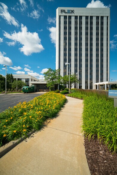 More Photos Of 900 Tower Dr, Troy Office For Lease
