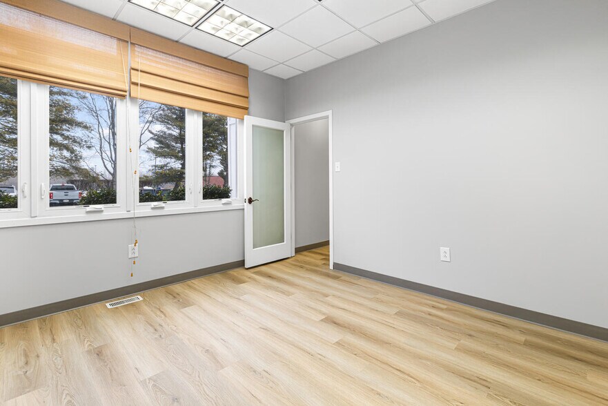 More Photos Of 408 Executive Dr, Langhorne Office For Sale