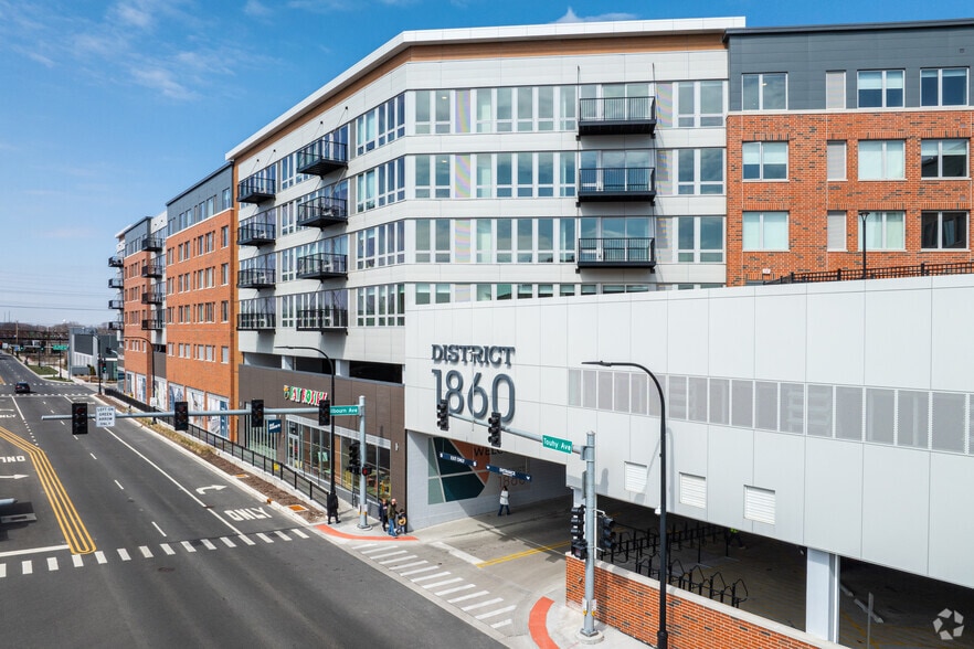 Primary Photo Of 7215 N District Ave, Lincolnwood Apartments For Lease