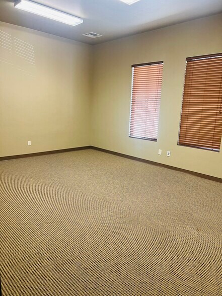 More Photos Of 409 N Green Ave, Purcell Office For Lease