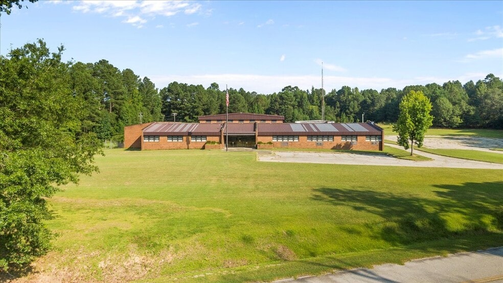 More Photos Of 704 State Road S-13-680, Jefferson Manufacturing For Sale