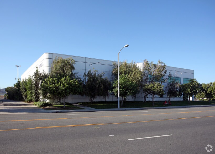 More Photos Of 17232 Railroad St, City of Industry Warehouse For Lease