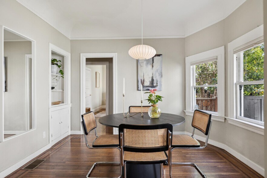 More Photos Of 449 37th St, Oakland Apartments For Sale