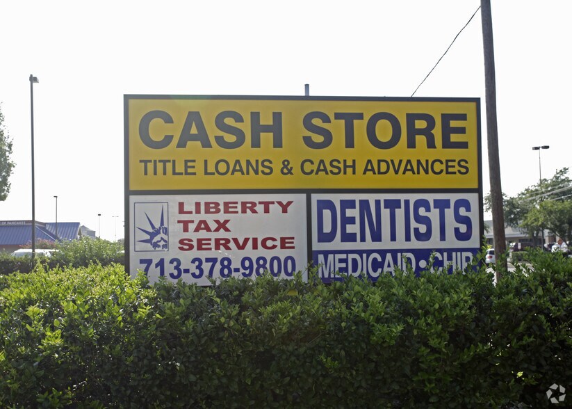 More Photos Of 3515 Spencer Hwy, Pasadena Freestanding For Lease