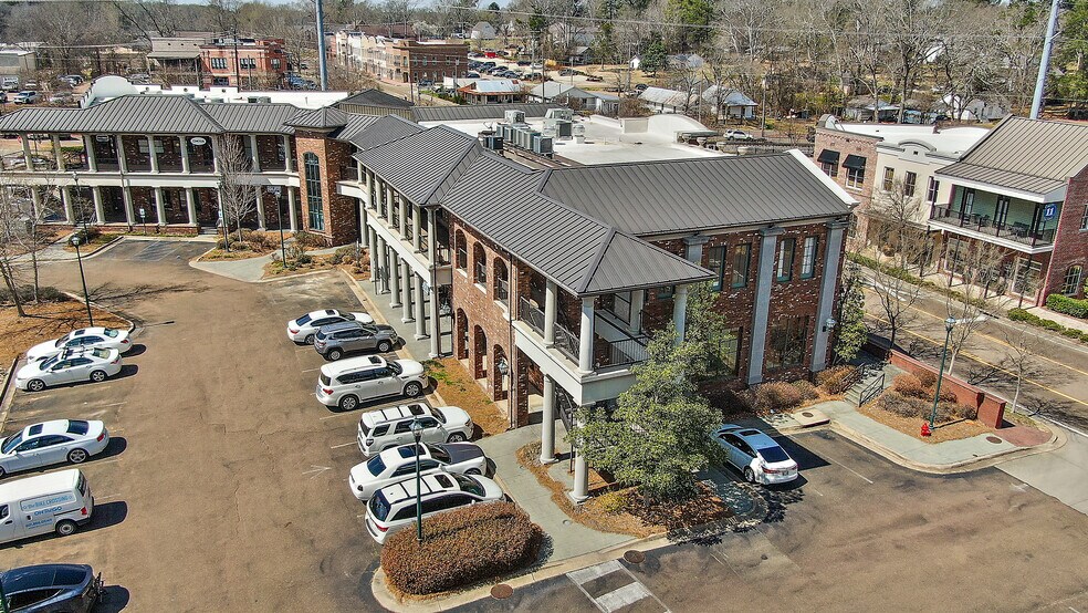 More Photos Of 113-115 W Jackson Ave, Ridgeland Unknown For Lease