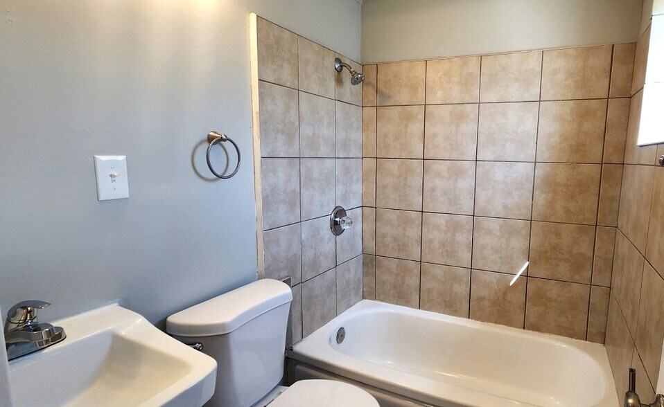 More Photos Of 124-132 W Shoshone St, Pasco Apartments For Sale