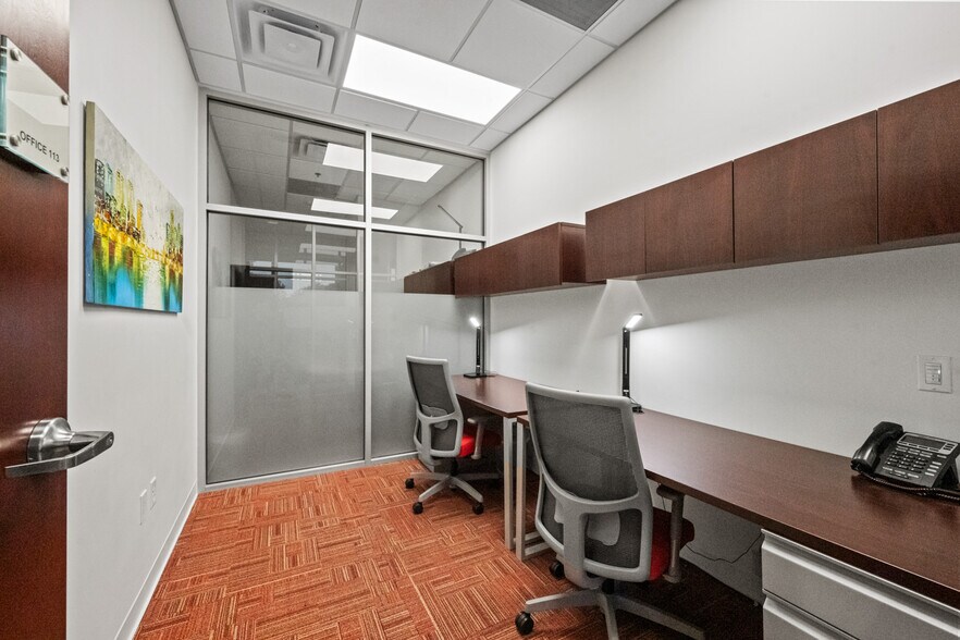 More Photos Of 6000 Metrowest Blvd, Orlando Coworking Space