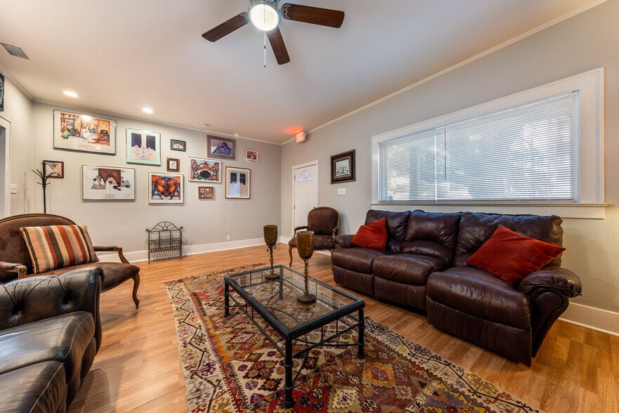 More Photos Of 2511 San Gabriel St, Austin Multifamily For Sale