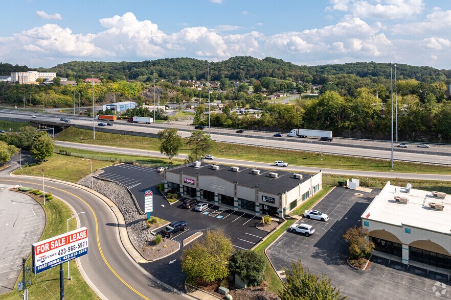 More Photos Of 3177 Linden Dr, Bristol Storefront For Lease