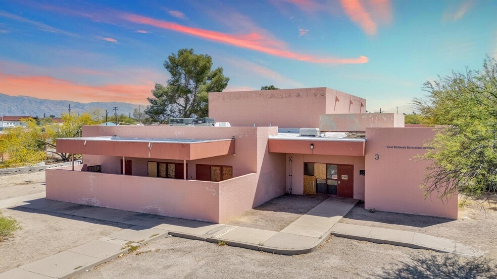 More Photos Of 2700 S 8th Ave, Tucson Medical For Sale
