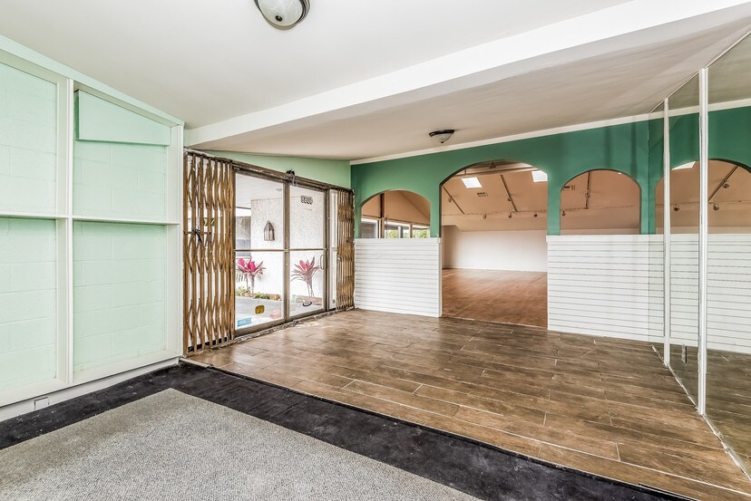 More Photos Of 4068 Redondo Beach Blvd, Torrance Freestanding For Lease