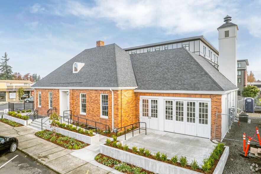 Primary Photo Of 122 N Holly St, Canby Unknown For Lease