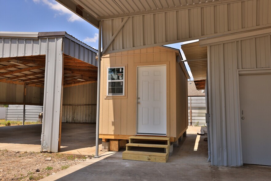 More Photos Of 1929 Havner Ln, Houston Warehouse For Sale