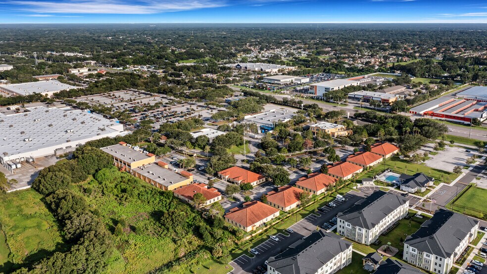 More Photos Of 1038-1040 E Brandon Blvd, Brandon Medical For Lease