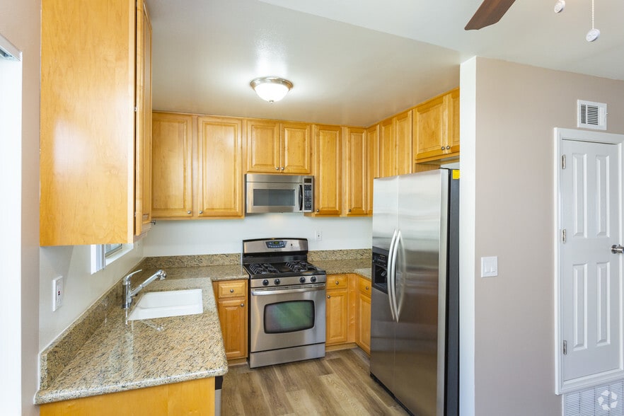 More Photos Of 1214 N Clark St, West Hollywood Apartments For Sale