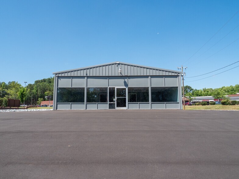 More Photos Of 165 Mayo St, Hillsborough General Retail For Lease