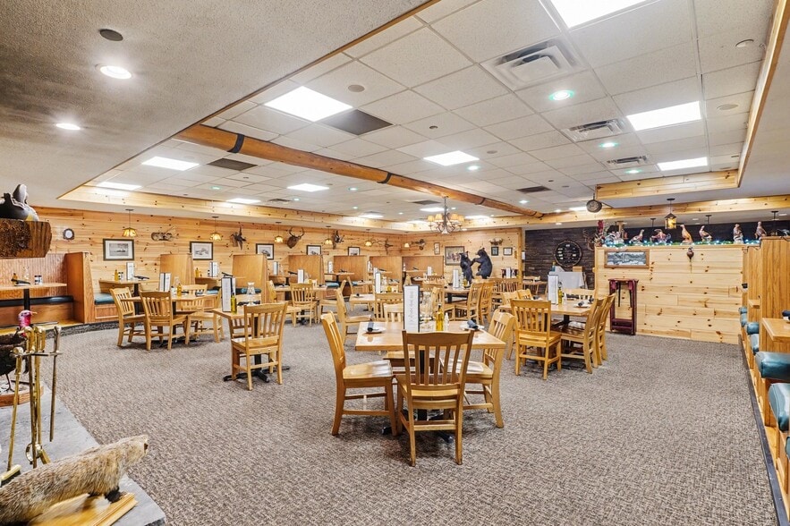 More Photos Of 1222 N US 23, East Tawas Restaurant For Sale