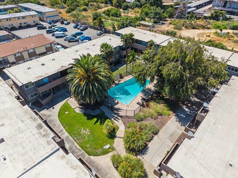 More Photos Of 550 Berry Ave, Hayward Apartments For Sale