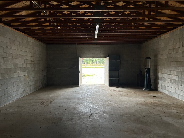 More Photos Of 3043 N Columbia St, Milledgeville Warehouse For Lease