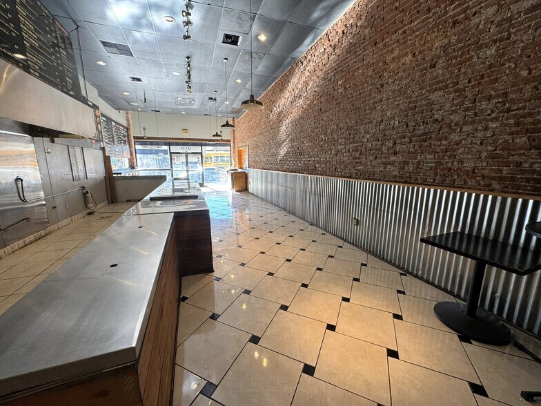 More Photos Of 223-231 E 9th St, Los Angeles Storefront For Lease