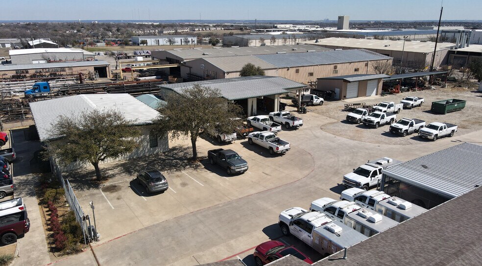 More Photos Of 405 Industrial Blvd, Mansfield Warehouse For Lease