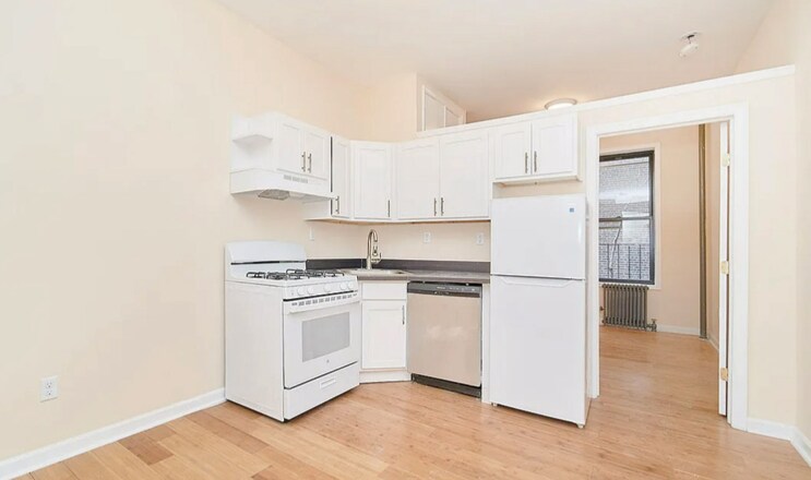 More Photos Of 691 Tenth Ave, New York Apartments For Sale