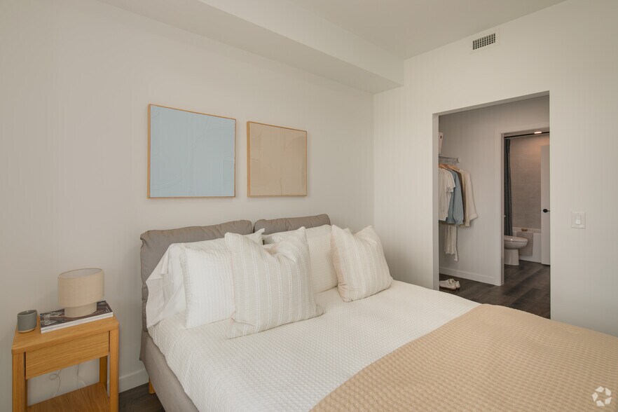 More Photos Of 325 Royal Commons, Victoria Apartments For Lease