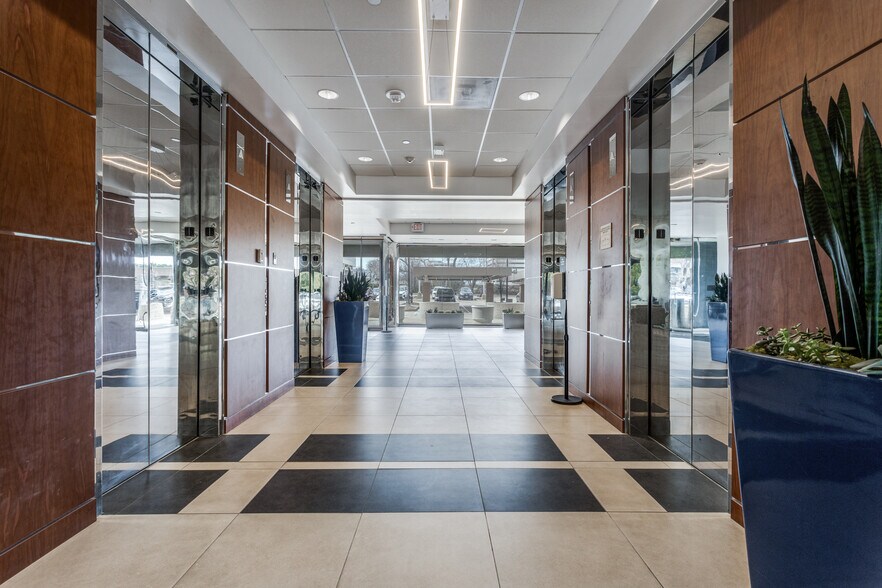 More Photos Of 5601 Executive Dr, Irving Office For Lease