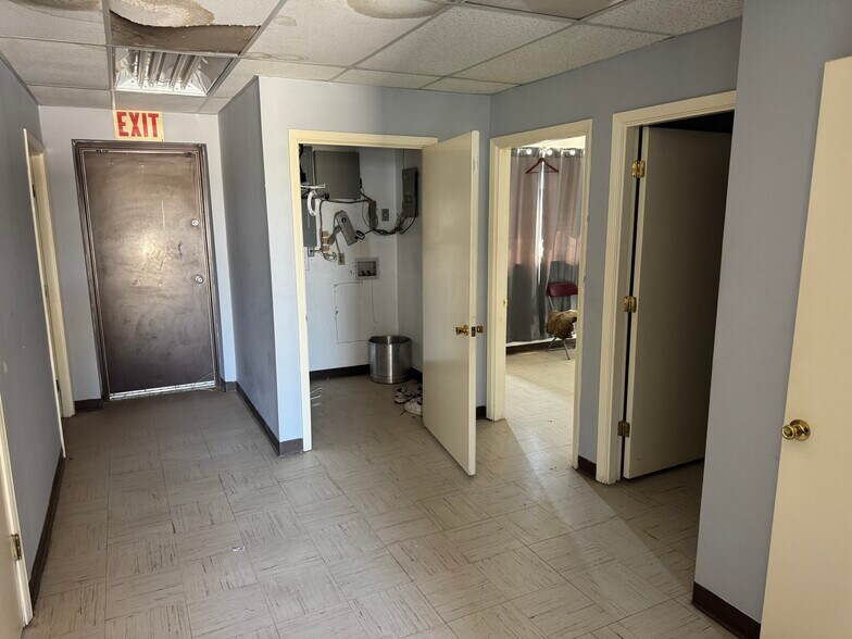 More Photos Of 200 O T Smith Rd, Tornillo Warehouse For Sale