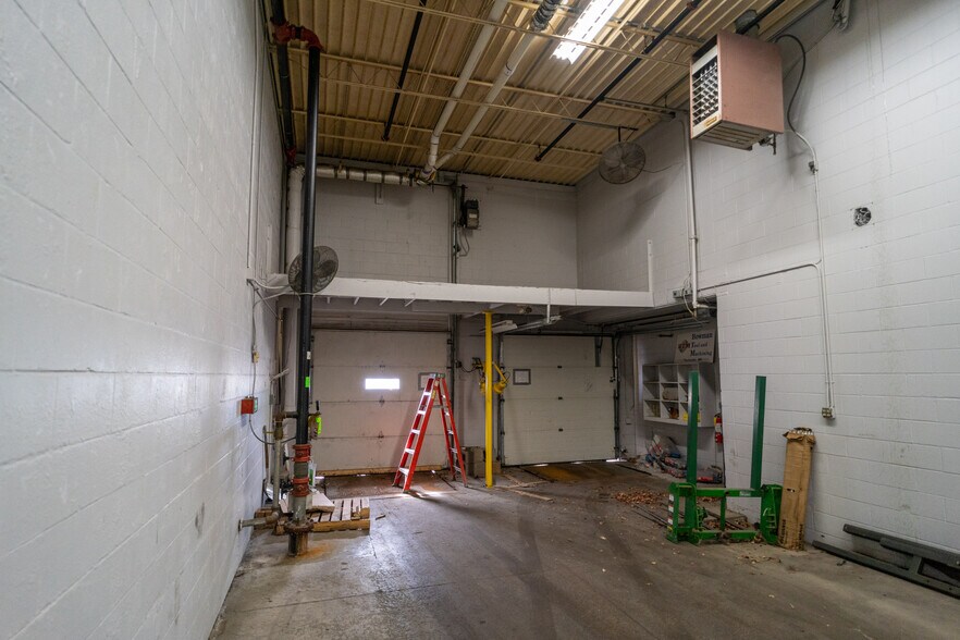 More Photos Of 1304 Valleyhigh Dr NW, Rochester Showroom For Sale