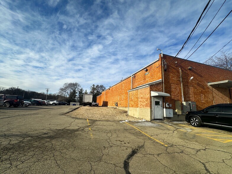 More Photos Of 4395 Springfield St, Dayton Warehouse For Sale