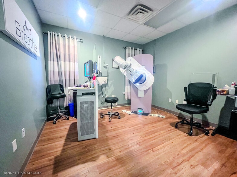 More Photos Of 7550 W University Ave, Gainesville Medical For Sale