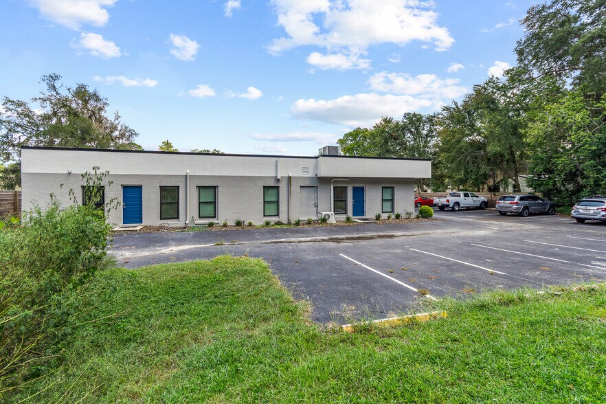 More Photos Of 2720 NW 6th St, Gainesville Medical For Lease