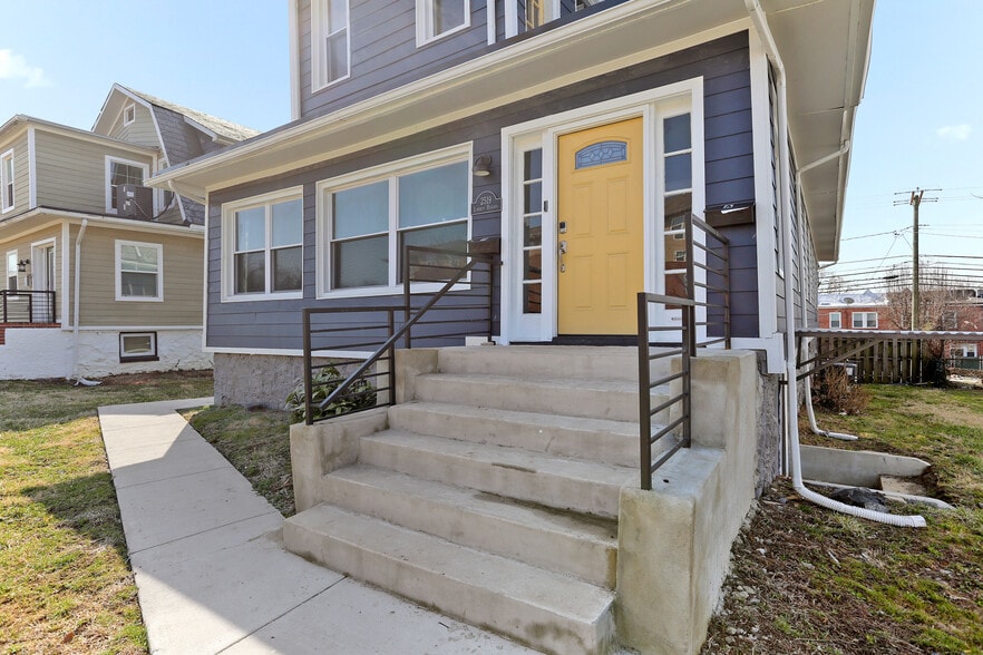More Photos Of 2519 Liberty Heights Ave, Baltimore Apartments For Sale