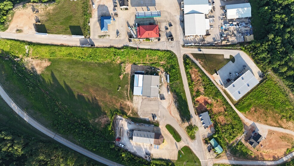 More Photos Of 25 Commercial Dr, Van Buren Restaurant For Sale