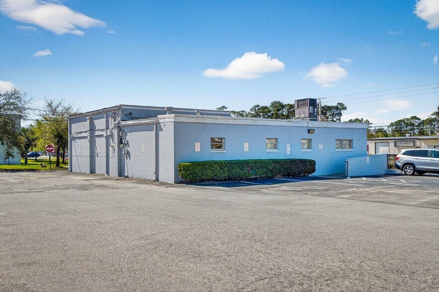 More Photos Of 325 S Yonge St, Ormond Beach Medical For Sale