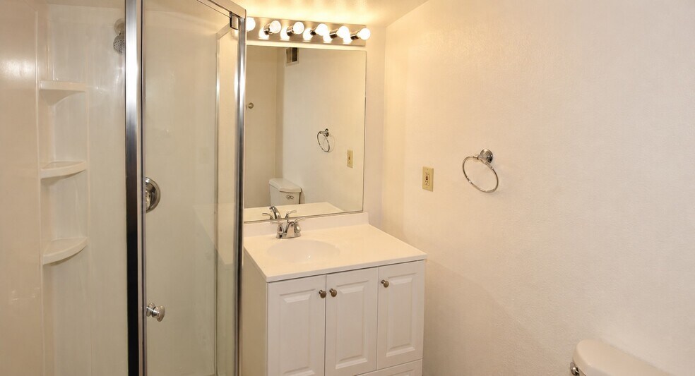 More Photos Of 35633 Highway 66, Daggett Warehouse For Sale