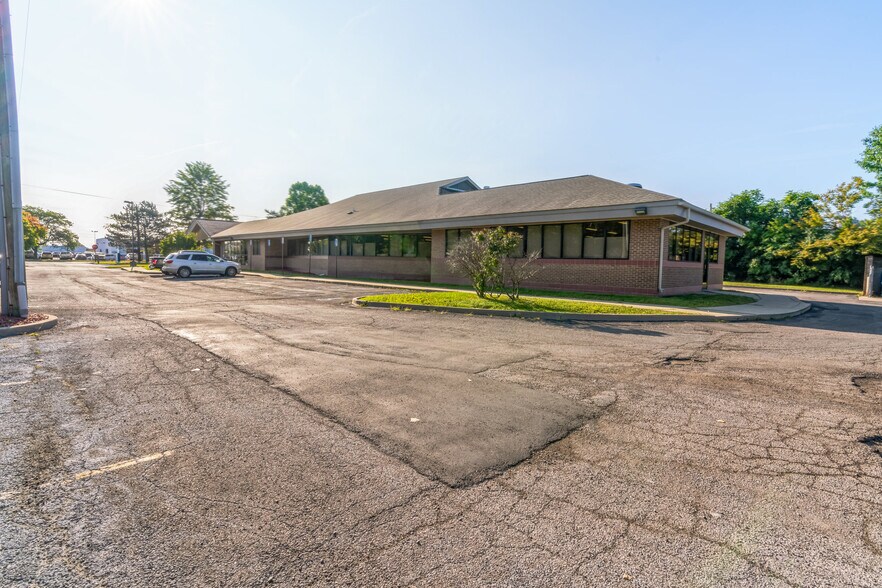 More Photos Of 5715 N Venoy Rd, Westland Medical For Sale