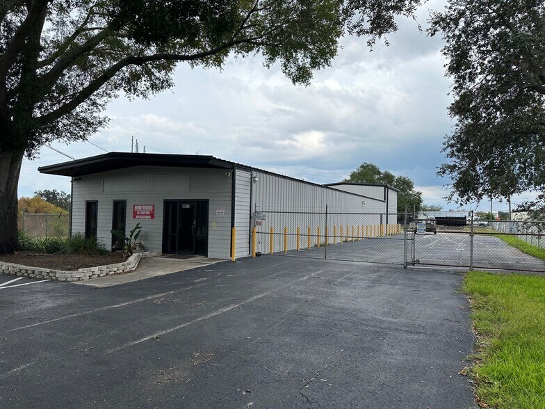 Primary Photo Of 11475 49th St N, Clearwater Warehouse For Lease