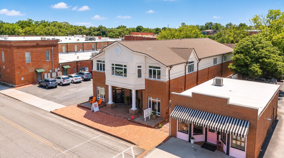 More Photos Of 112 W Doty Ave, Summerville Coworking Space