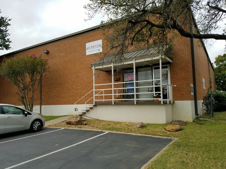 More Photos Of 3002-3014 Avenue E E, Arlington Light Manufacturing For Lease