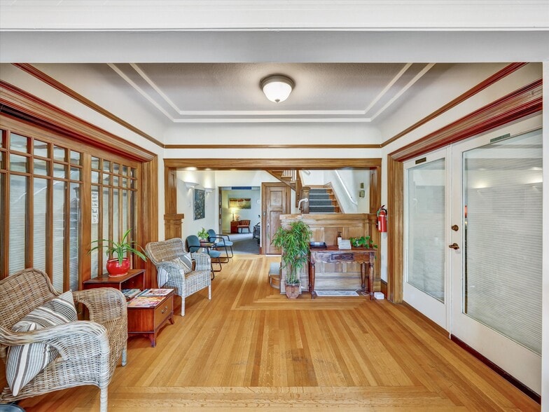 More Photos Of 825 College Ave, Santa Rosa Medical For Sale